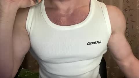 Snapshot of mrbiceps_23 chatting on 01.20.25 Mrbiceps23 online show from 01.20.25