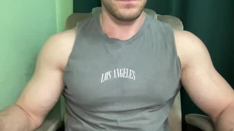 Snapshot of mrbiceps_23 chatting on 01.23.25 Mrbiceps23 online show from 01.23.25