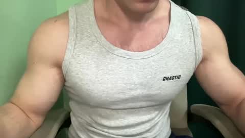 Snapshot of mrbiceps_23 chatting on 01.26.25 Mrbiceps23 online show from 01.26.25