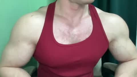 Snapshot of mrbiceps_23 chatting on 01.28.25 Mrbiceps23 online show from 01.28.25