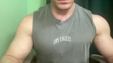 Snapshot of mrbiceps_23 chatting on 02.05.25 Mrbiceps23 online show from 02.05.25