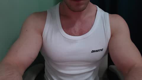 Snapshot of mrbiceps_23 chatting on 02.14.25 Mrbiceps23 online show from 02.14.25