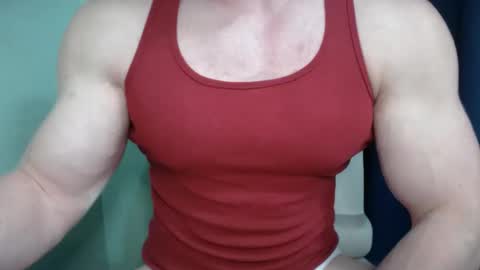 Snapshot of mrbiceps_23 chatting on 09.15.25 Mrbiceps23 online show from 09.15.25