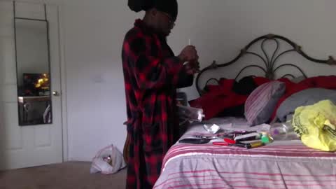 Snapshot of mrbigdthomas chatting on 10.04.25 MrBigDThomas online show from 10.04.25