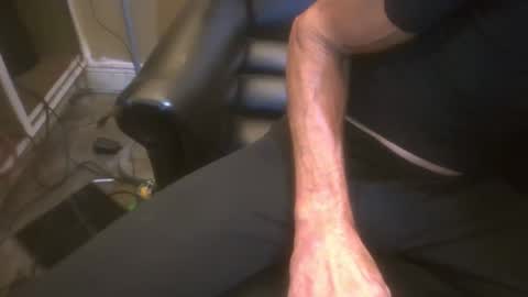 Snapshot of mrbiggirth69 chatting on 10.09.25 mrbiggirth69 online show from 10.09.25