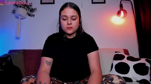 Laura online show from 12.04.25