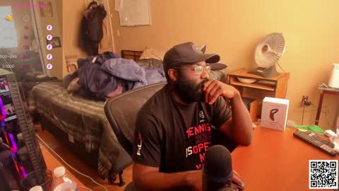 Snapshot of mrchuckdailyxxx chatting on 12.02.24 Chuck Daily online show from 12.02.24