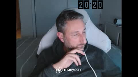 Snapshot of mrdr0o0o chatting on 11.17.25 mrdr0o0o online show from 11.17.25