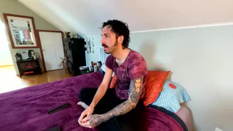 Snapshot of mrfanceypants chatting on 12.15.25 mrfanceypants online show from 12.15.25