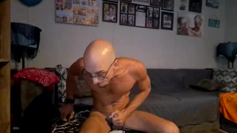 Snapshot of mrfatcock420509819 chatting on 10.13.25 mrfatcock420509819 online show from 10.13.25