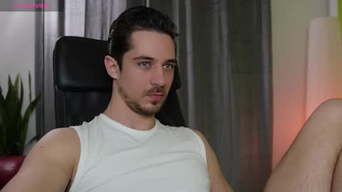 Snapshot of mrgreeneyes01 chatting on 02.02.25 juan luis online show from 02.02.25