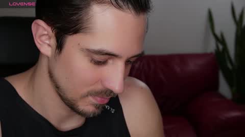 Snapshot of mrgreeneyes01 chatting on 02.03.25 juan luis online show from 02.03.25