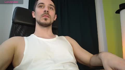 Snapshot of mrgreeneyes01 chatting on 02.25.25 juan luis online show from 02.25.25