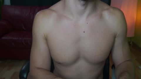 Snapshot of mrgreeneyes01 chatting on 09.13.25 juan luis online show from 09.13.25