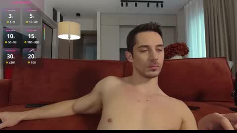 Snapshot of mrgreeneyes01 chatting on 11.19.25 juan luis online show from 11.19.25