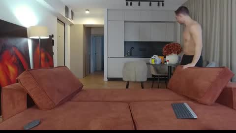 Snapshot of mrgreeneyes01 chatting on 11.23.25 juan luis online show from 11.23.25