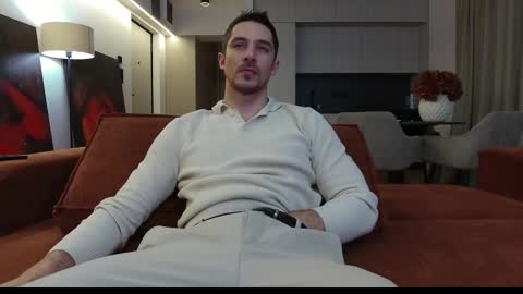 Snapshot of mrgreeneyes01 chatting on 12.17.25 juan luis online show from 12.17.25