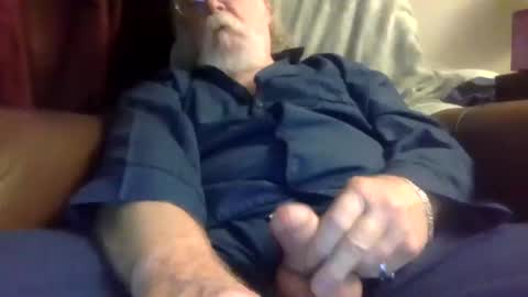 Snapshot of mrhollar chatting on 12.20.24 mrhollar online show from 12.20.24