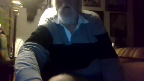 Snapshot of mrhollar chatting on 11.22.25 mrhollar online show from 11.22.25