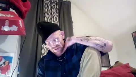Snapshot of mrmagillacutty chatting on 12.20.24 Jacob Matthew online show from 12.20.24
