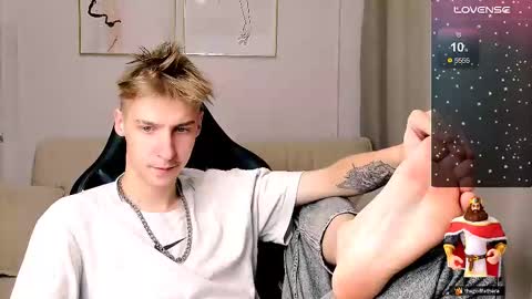 Snapshot of mrsexycum4u chatting on 10.22.25 Adam online show from 10.22.25