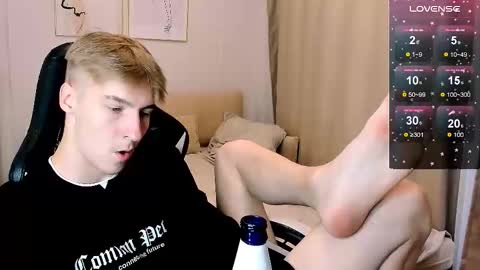 Snapshot of mrsexycum4u chatting on 10.27.25 Adam online show from 10.27.25