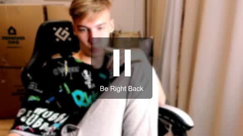 Snapshot of mrsexycum4u chatting on 11.25.25 Adam online show from 11.25.25