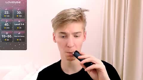 Snapshot of mrsexycum4u chatting on 12.14.25 Adam online show from 12.14.25