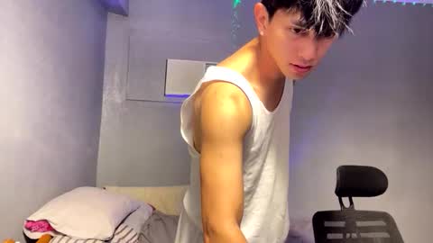 Snapshot of mrshawn95 chatting on 11.24.25 shawn online show from 11.24.25