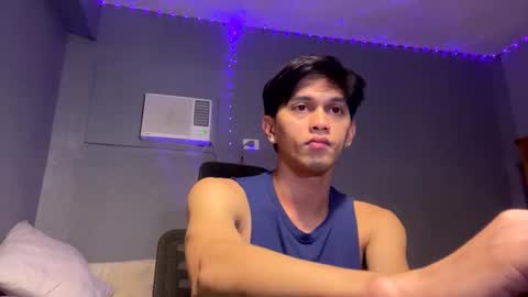 Snapshot of mrshawn95 chatting on 11.25.25 shawn online show from 11.25.25