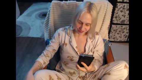 Sasha online show from 10.26.25