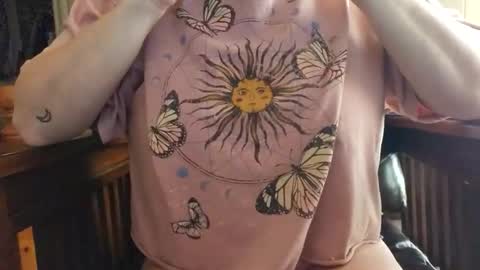 MrsLuna19 online show from 12.16.25