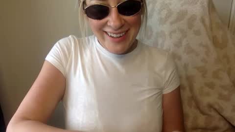 Snapshot of mrsprissxo chatting on 04.29.26 MrsPrissXO online show from 04.29.26