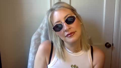 Snapshot of mrsprissxo chatting on 05.04.26 MrsPrissXO online show from 05.04.26