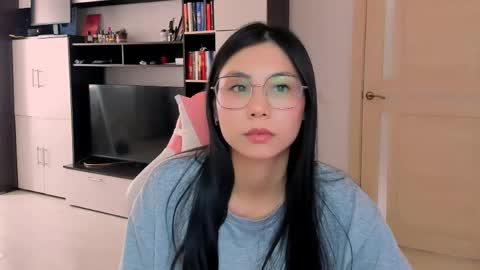 Snapshot of ms_emily_ chatting on 05.18.26 ms_emily_ online show from 05.18.26