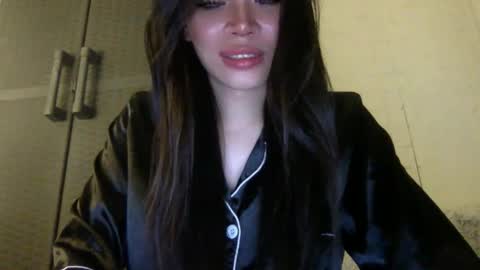 Snapshot of ms_guniguni chatting on 09.15.25 Lara online show from 09.15.25