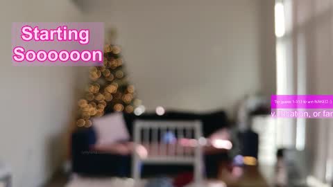 Snapshot of ms_mochii chatting on 02.26.26 R o r i SnapChat heyroriv2 wednesday - sunday Noon oclock mountain - 5pm mountain online show from 02.26.26