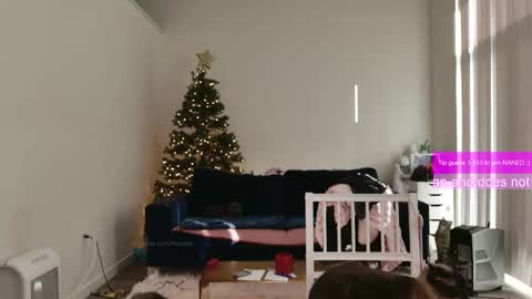 Snapshot of ms_mochii chatting on 03.04.26 R o r i SnapChat heyroriv2 wednesday - sunday Noon oclock mountain - 5pm mountain online show from 03.04.26