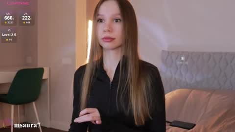 Snapshot of msaura chatting on 10.09.25 Svetlana  online show from 10.09.25