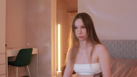 Snapshot of msaura chatting on 10.17.25 Svetlana  online show from 10.17.25