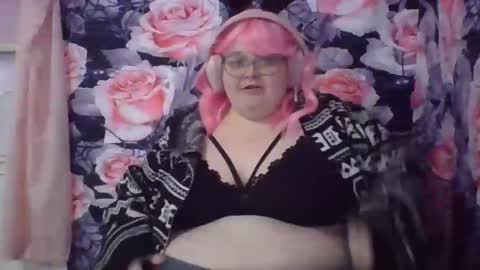 Snapshot of mscamirose15 chatting on 10.29.25 Ms. Cami Rose online show from 10.29.25