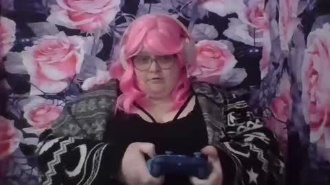 Snapshot of mscamirose15 chatting on 11.10.25 Ms. Cami Rose online show from 11.10.25