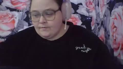 Snapshot of mscamirose15 chatting on 11.12.25 Ms. Cami Rose online show from 11.12.25