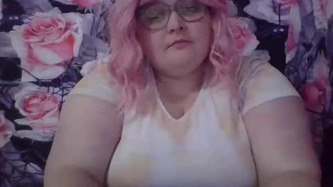 Snapshot of mscamirose15 chatting on 11.19.25 Ms. Cami Rose online show from 11.19.25