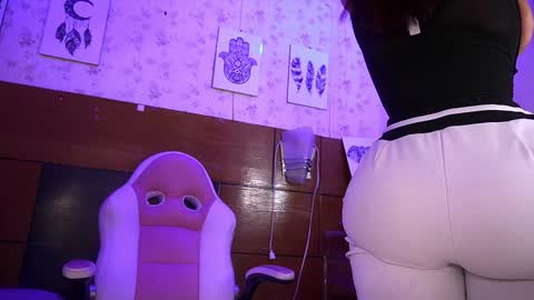 Snapshot of mssburbuja chatting on 01.28.25 Manuela online show from 01.28.25