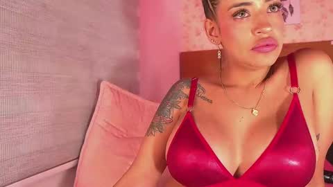 Snapshot of mssburbuja chatting on 02.11.25 Manuela online show from 02.11.25