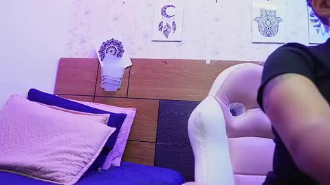 Snapshot of mssburbuja chatting on 02.23.25 Manuela online show from 02.23.25