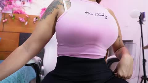 Snapshot of mssburbuja chatting on 09.16.25 Manuela online show from 09.16.25