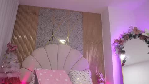 Manuela  online show from 11.25.25