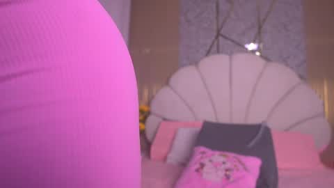 Manuela  online show from 04.14.26